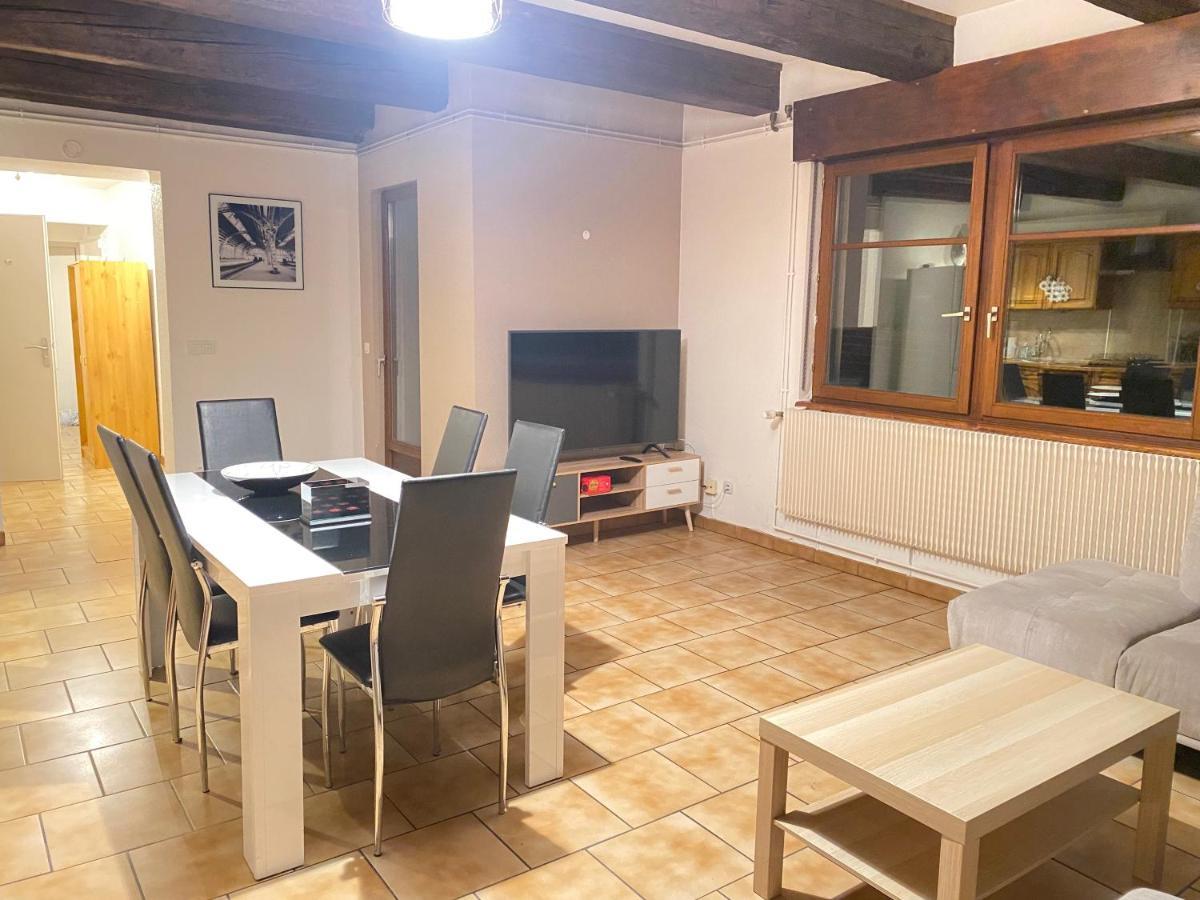 Appartement « Chez Falco » Vue Sur Le Chateau Ширмек Екстериор снимка