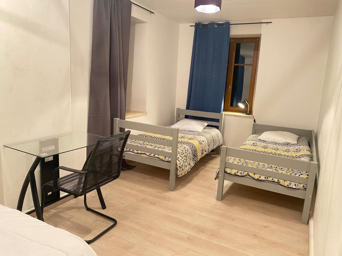 Appartement « Chez Falco » Vue Sur Le Chateau Ширмек Екстериор снимка